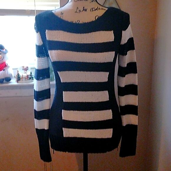 NWT CALVIN KLEIN BLACK & WHITE STRIPED BOATNECK SWEATER XS - Picture 5 of 12